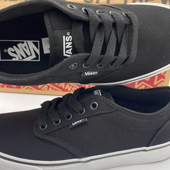 Vans Men’s Canvas Sneakers Classic Low-Top Design Atwood (Canvas) Black/White